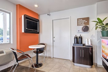 Motel 6 Tulare, Ca,California>>Tulare,2 star