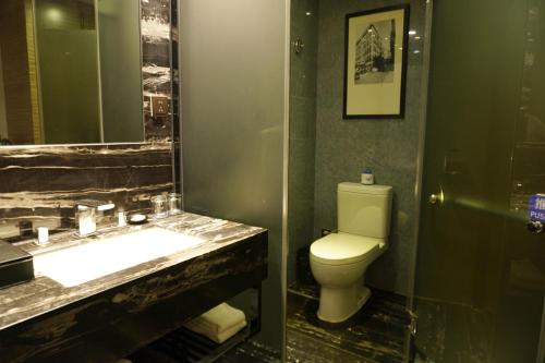 la perle international hotel