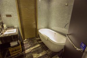 la perle international hotel