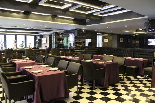 la perle international hotel