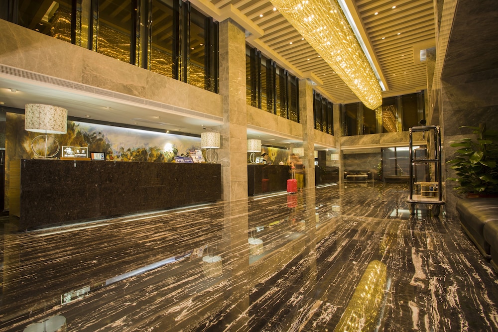 la perle international hotel