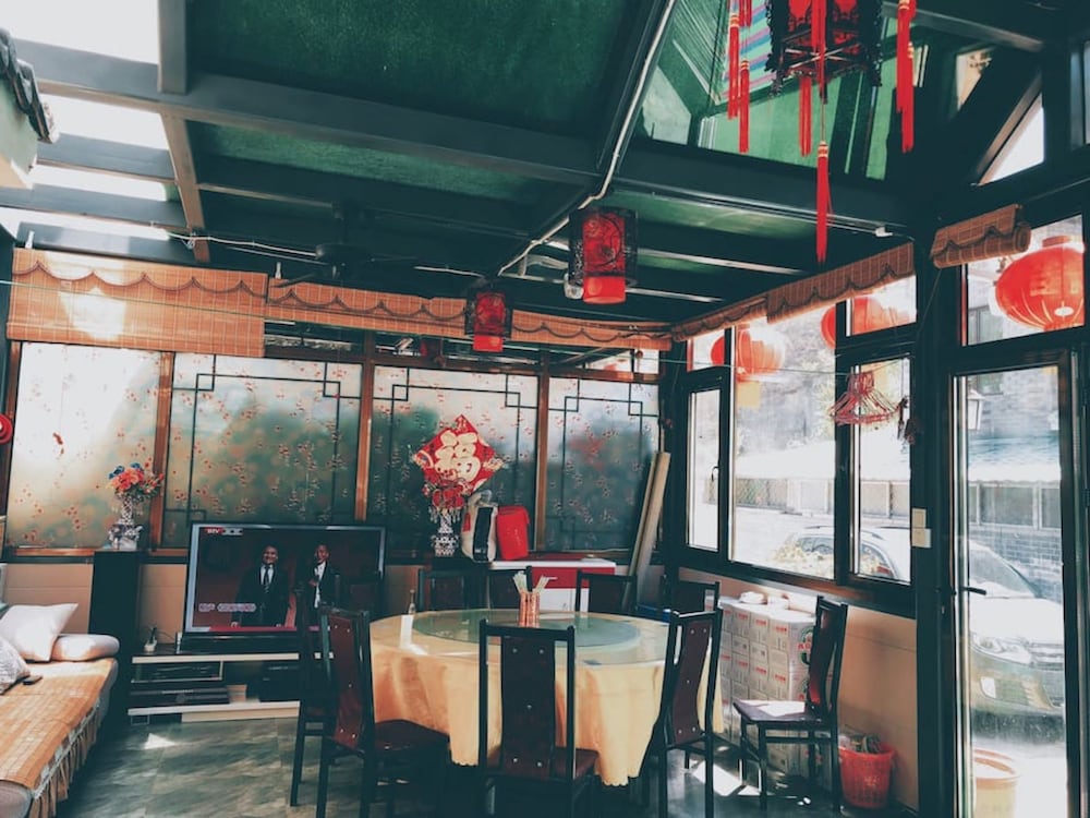 skylit great wall country house