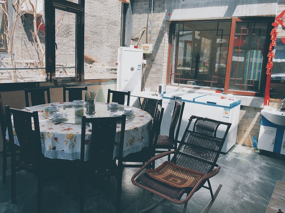 skylit great wall country house