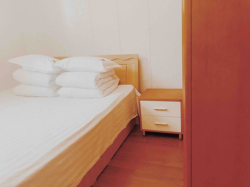 skylit great wall country house