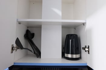 elegant studio apartment at casa de parco near ice bsd