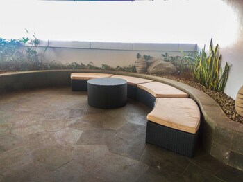 luxury furnished 2br grand kamala lagoon apartment