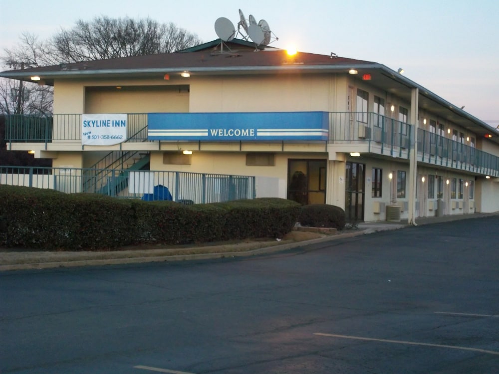 skyline inn