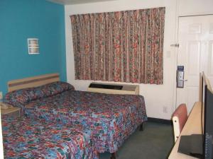 skyline inn