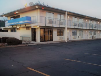 skyline inn