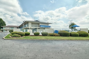 skyline inn