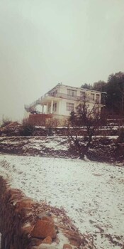 snow view luxury homes