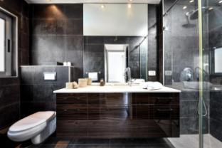 steps to the beach w sea view and balcony