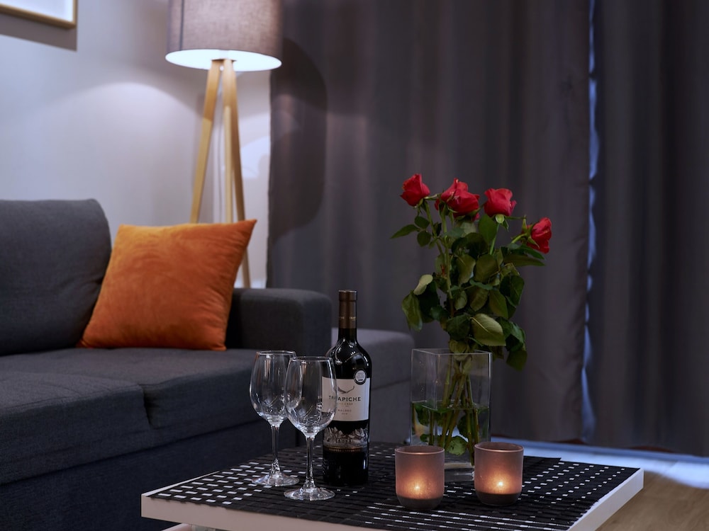 4uapart apartment suite platan grey