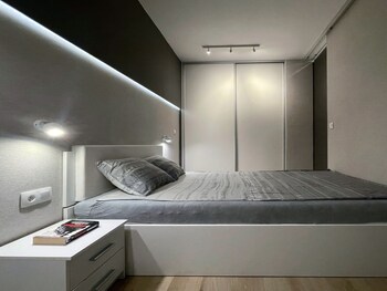 4uapart apartment suite platan grey