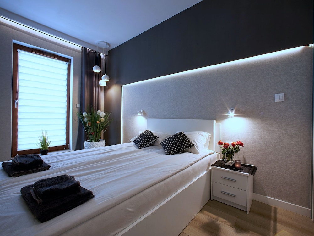 4uapart apartment suite platan grey