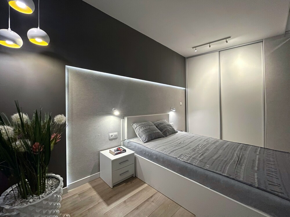 4uapart apartment suite platan grey