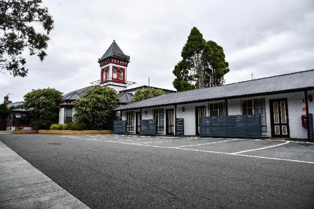 hobart tower motel