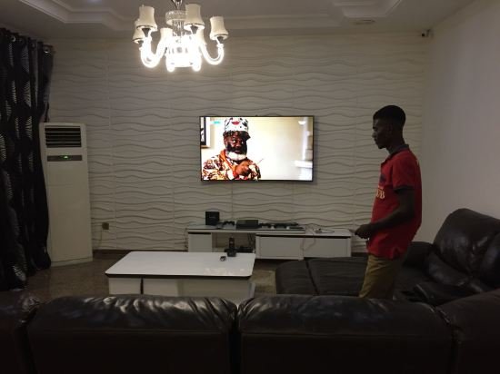 kings court apartment