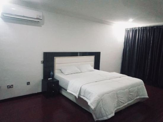 kings court apartment