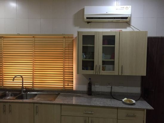 kings court apartment