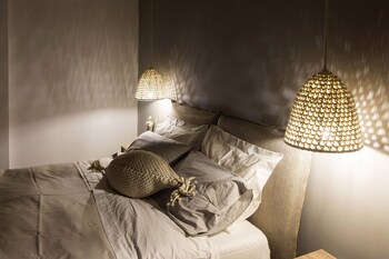 syros wellness luxury suites