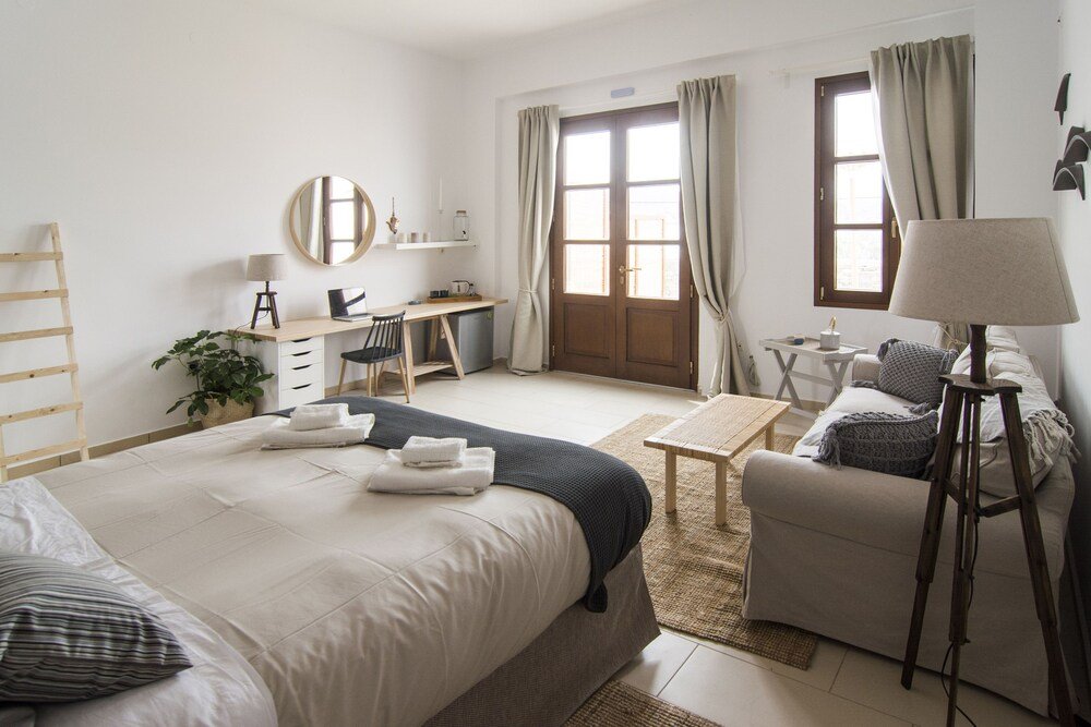 syros wellness luxury suites