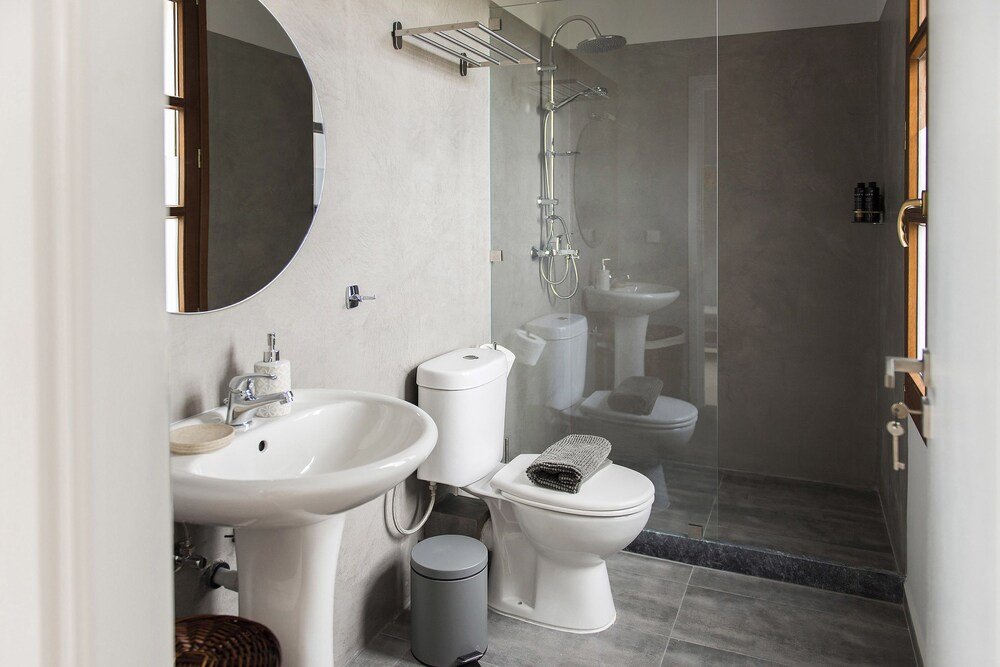 syros wellness luxury suites