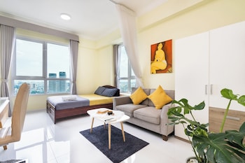 the manor 2 apartment rooftop pool