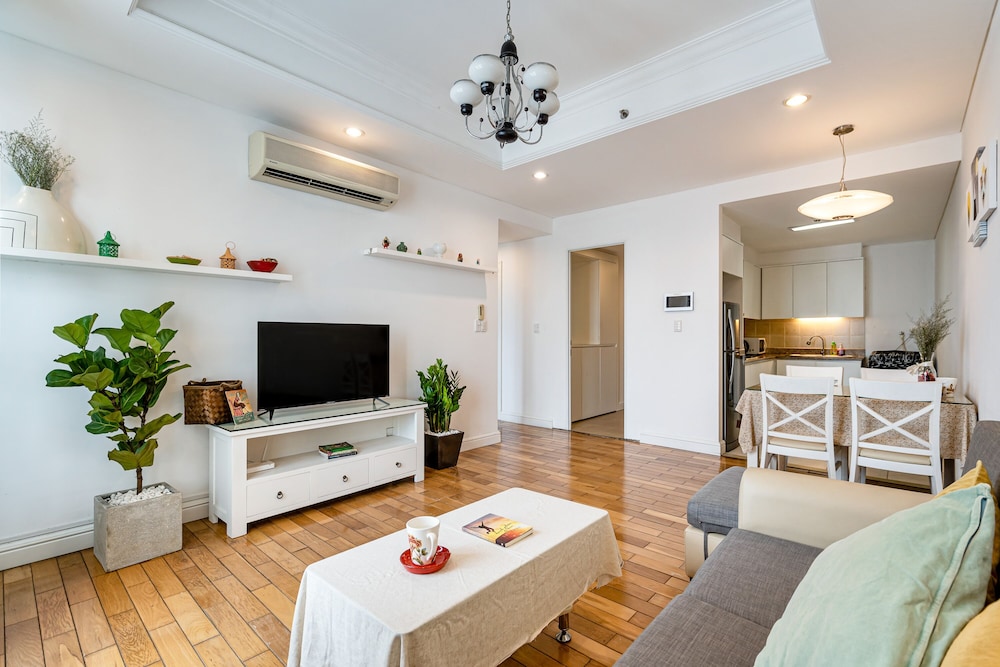 the manor 2 apartment rooftop pool