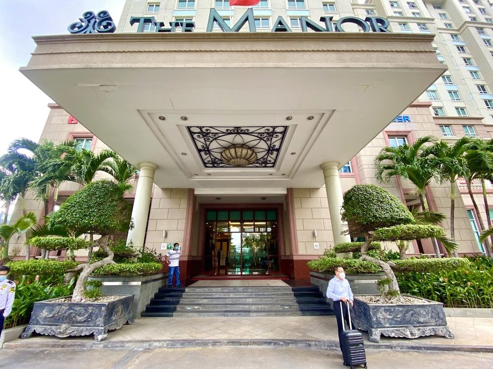 the manor 2 apartment rooftop pool