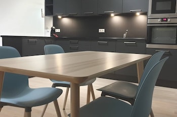 trendy new and large 3 beds 90m2 in city center