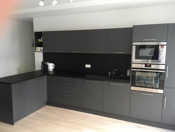 trendy new and large 3 beds 90m2 in city center