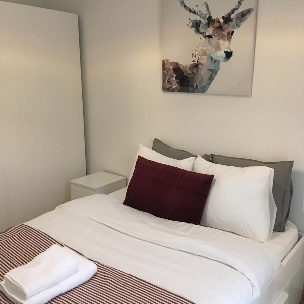trendy new and large 3 beds 90m2 in city center