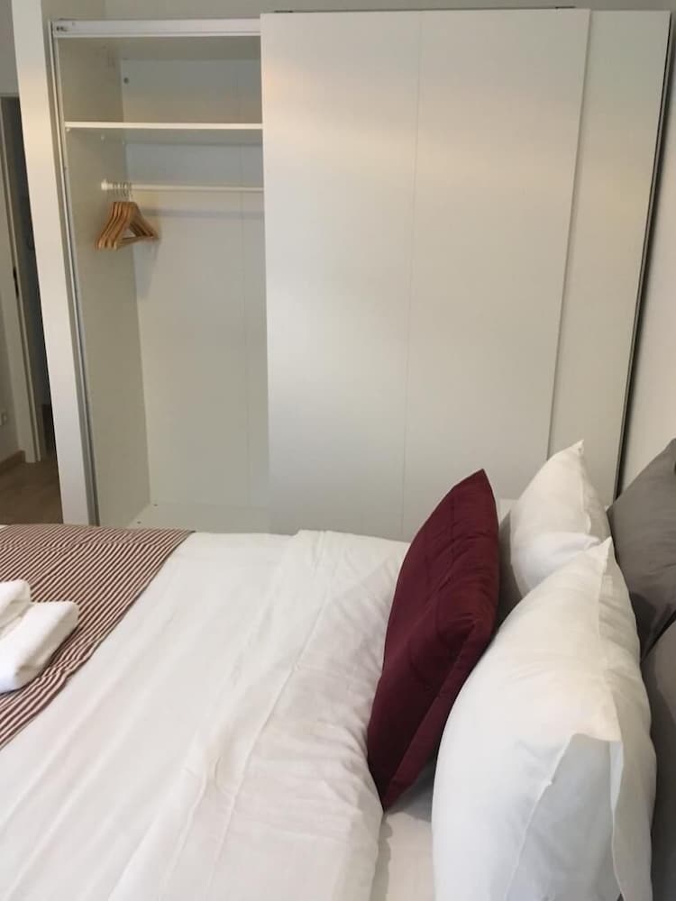 trendy new and large 3 beds 90m2 in city center