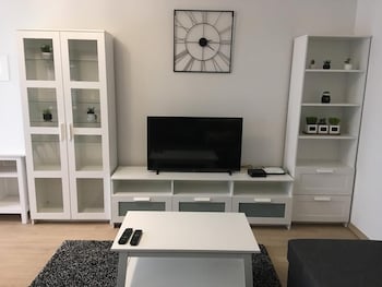 trendy new and large 3 beds 90m2 in city center