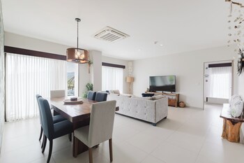 lovely mountain view apartment