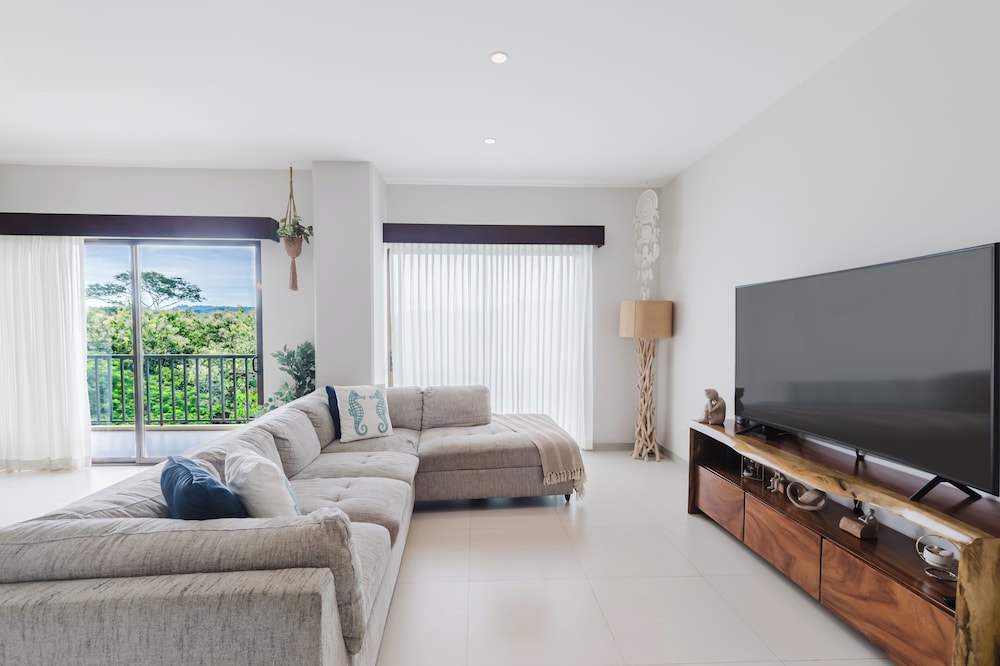 lovely mountain view apartment
