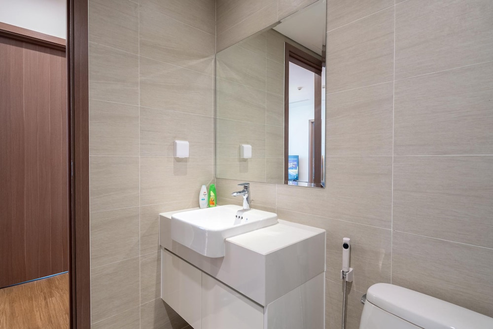 luxhome vinhomes skylake