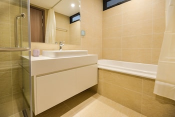 luxhome vinhomes skylake