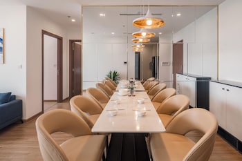 luxhome vinhomes skylake