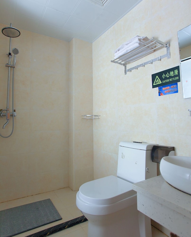 wuyishan city chun hui traders hotel
