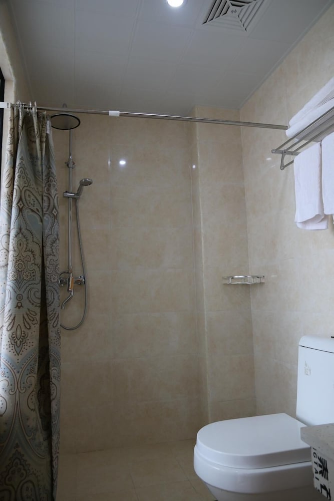 wuyishan city chun hui traders hotel