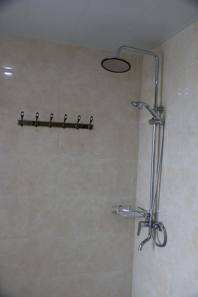 wuyishan city chun hui traders hotel