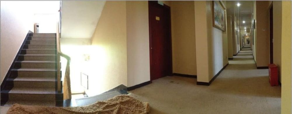 wuyishan city chun hui traders hotel