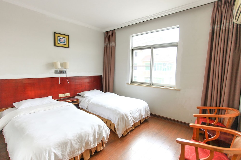 wuyishan city chun hui traders hotel