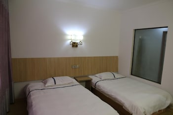 wuyishan city chun hui traders hotel