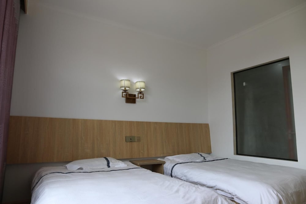 wuyishan city chun hui traders hotel