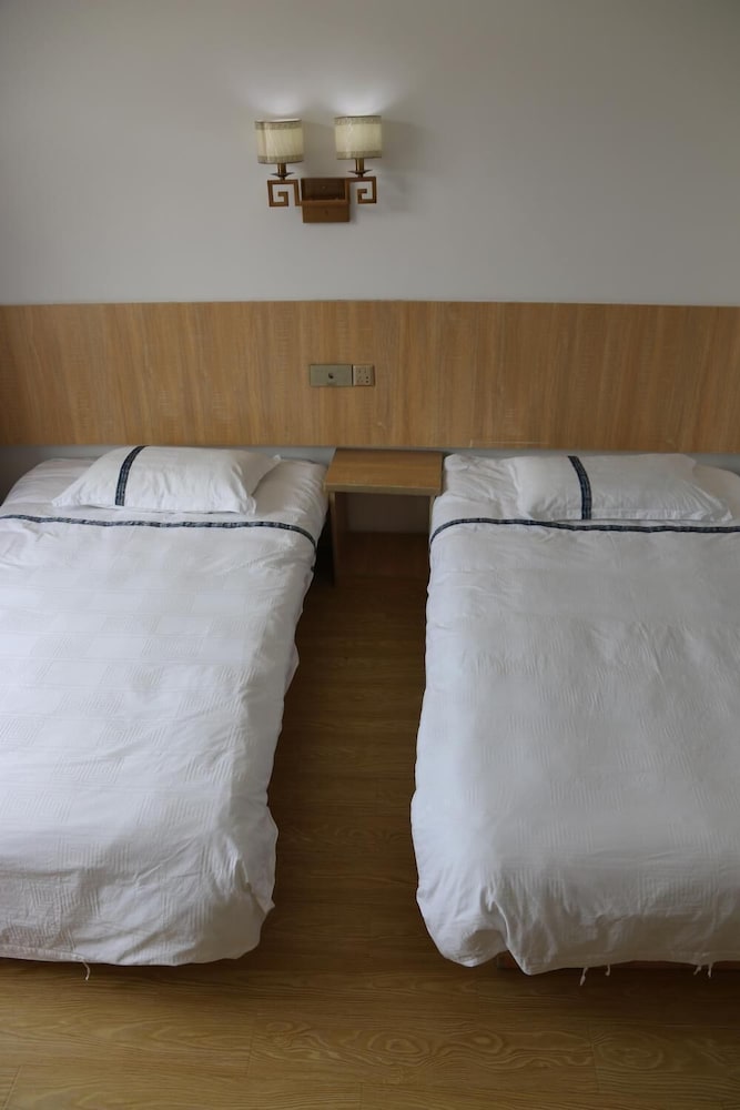 wuyishan city chun hui traders hotel
