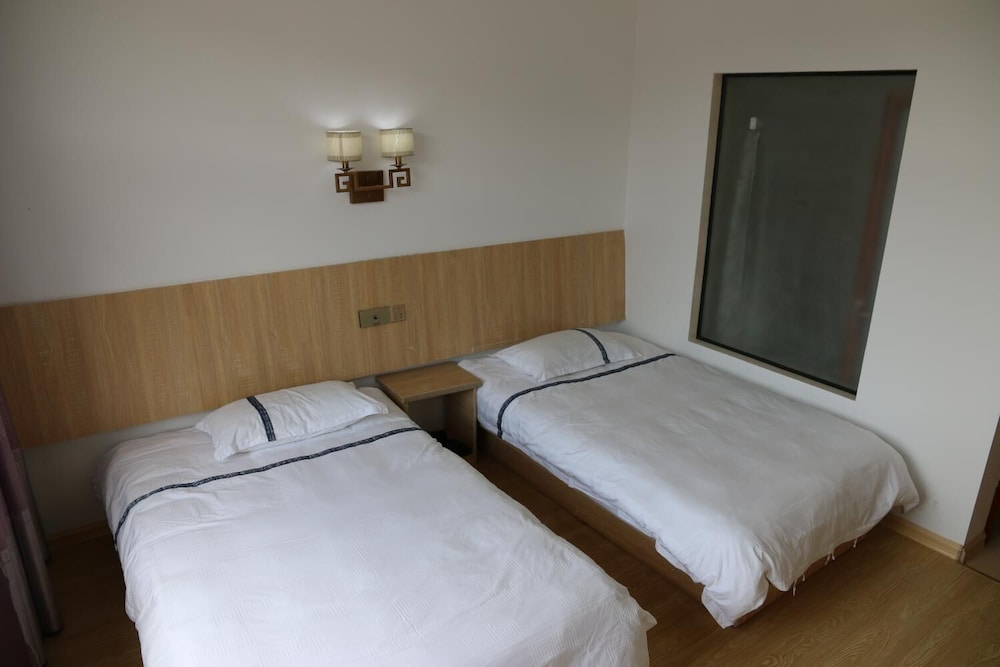 wuyishan city chun hui traders hotel