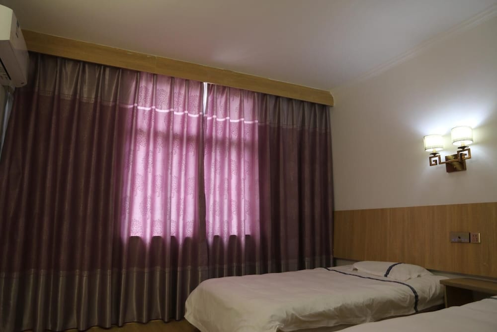 wuyishan city chun hui traders hotel
